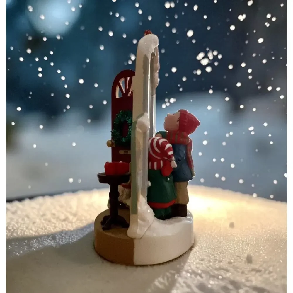 2003 Hallmark Keepsake Caroling At The Door Children Singing Carols Ornament